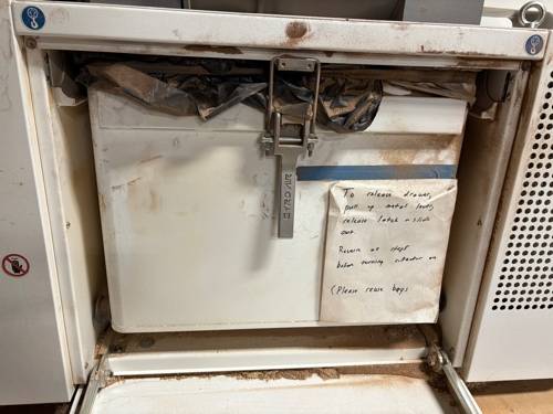 dust-bins-latched.jpg dust-bins-latched.jpg